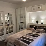Charming Parisian pied-à-terre!