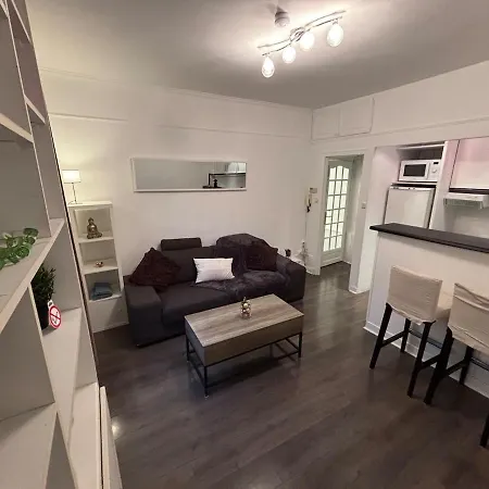 Charming Parisian Pied-à-terre! Parigi